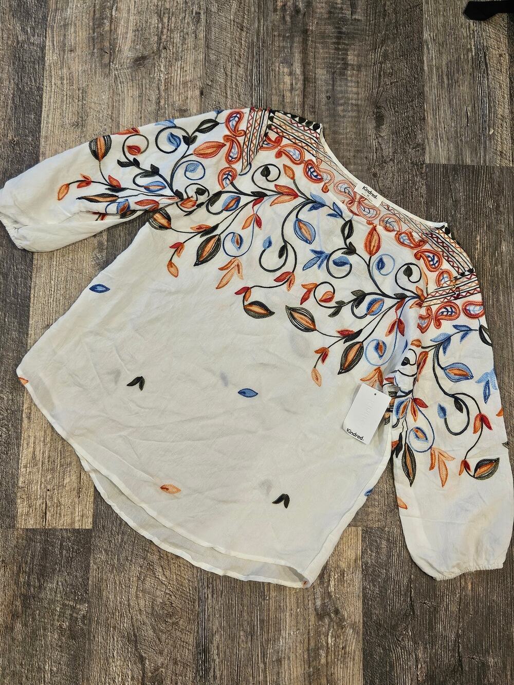 Kindred floral embroidered blouse womens medium new boho indie coastal